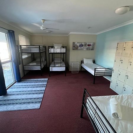 Seaside Lodge Hostel Townsville- Right Next To Coles, 2 Mins Walk To Strand & Cbd Exterior foto