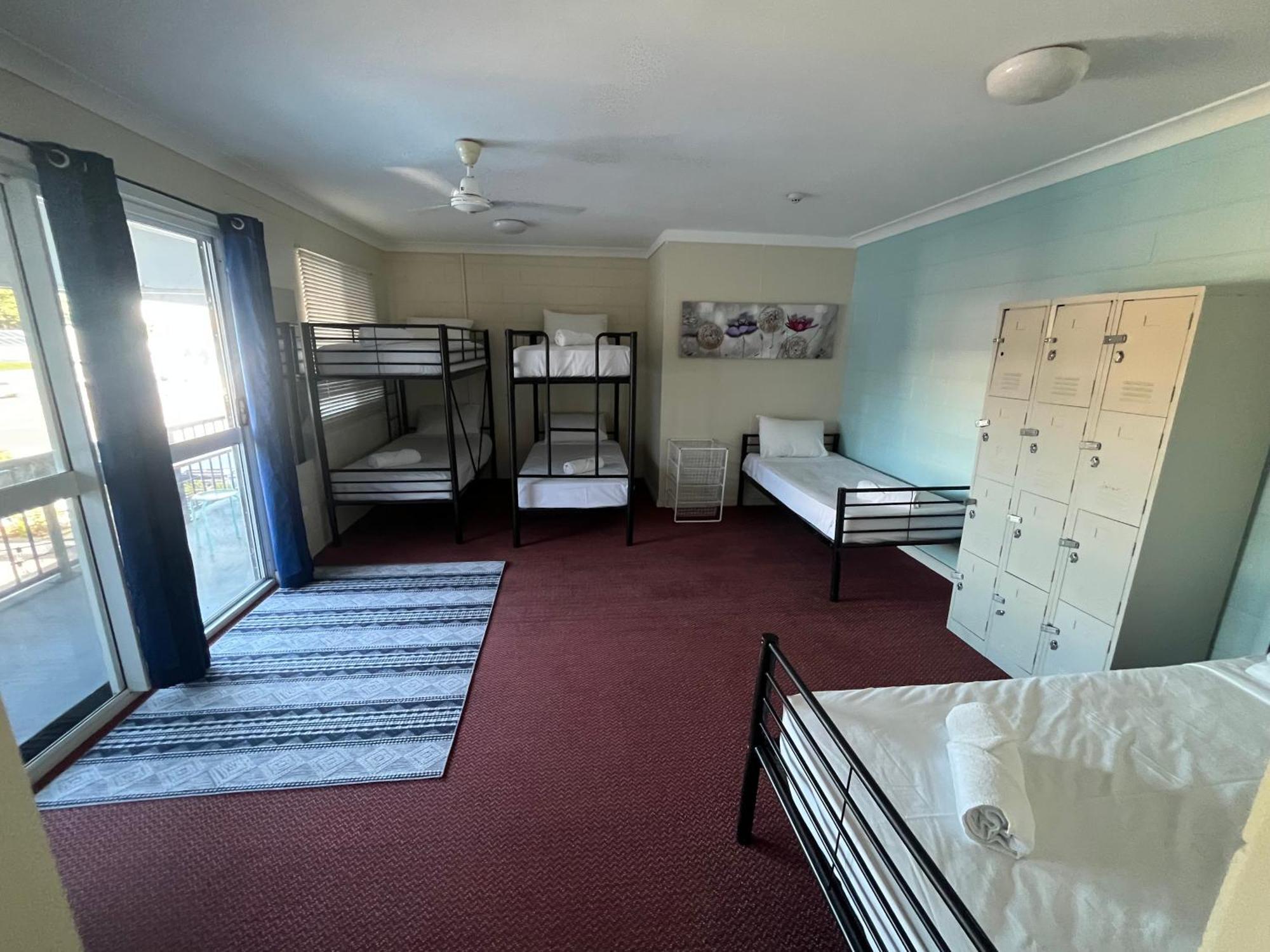 Seaside Lodge Hostel Townsville- Right Next To Coles, 2 Mins Walk To Strand & Cbd Exterior foto